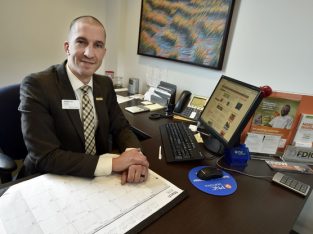 استخدام مدیر بانک